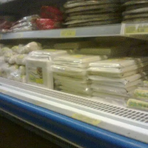 Massas frescas no balcão refrigerado