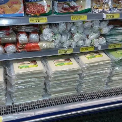 Massas de lasanha e de pastel Quituteiros do Vale no supermercado