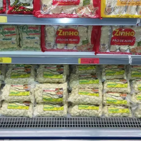 Massas Quituteiros do Vale expostas no mercado